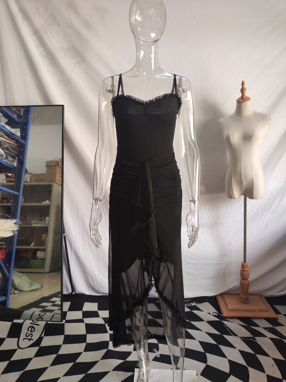 ruffled long dress, slimming halter, vacation-style hot girl dress