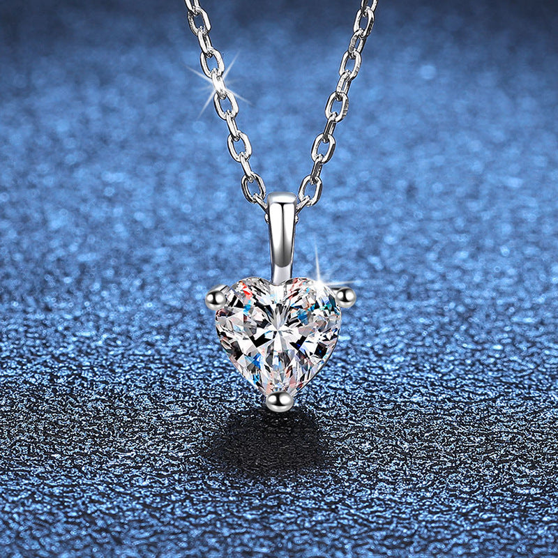 s925 Pure Silver Pendant, Feminine Charm, Heart-shaped 1-carat D-color Moissanite necklace